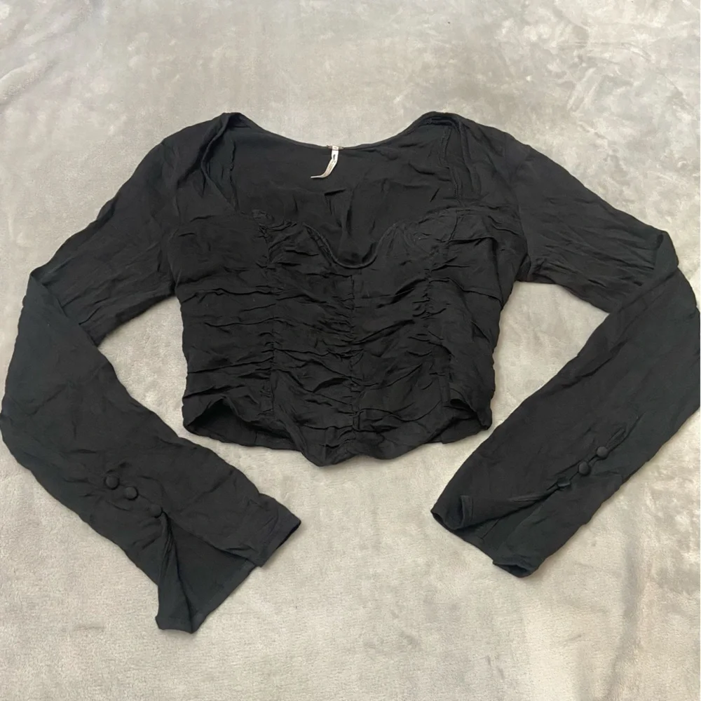 Free People ruched black long sleeve sweetheart neckline top 4170